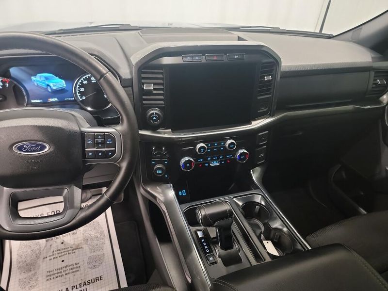 2023 Ford F-150 XLT photo 3