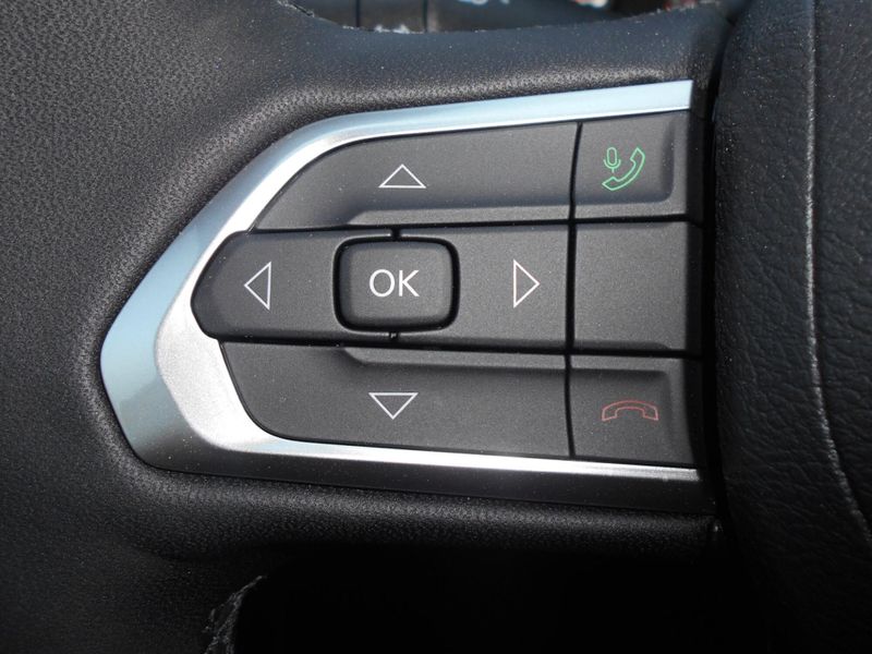 2025 Jeep Compass Latitude 4x4Image 14