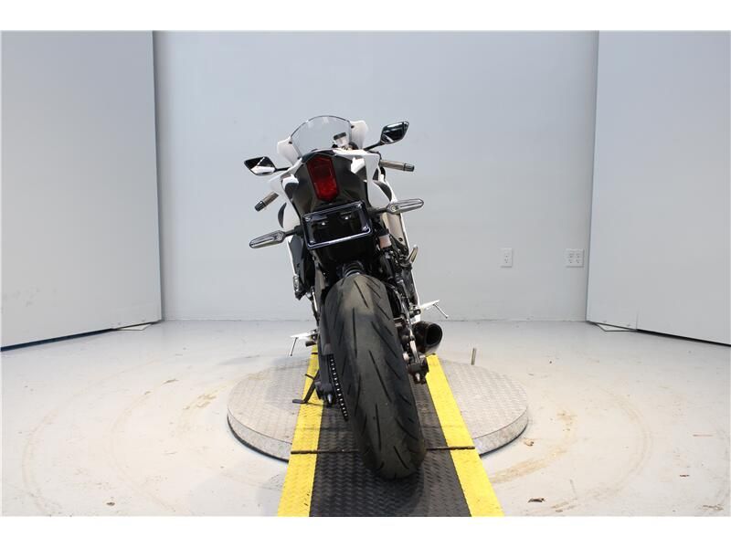 Used 2023 Yamaha YZF-R7 Image 3