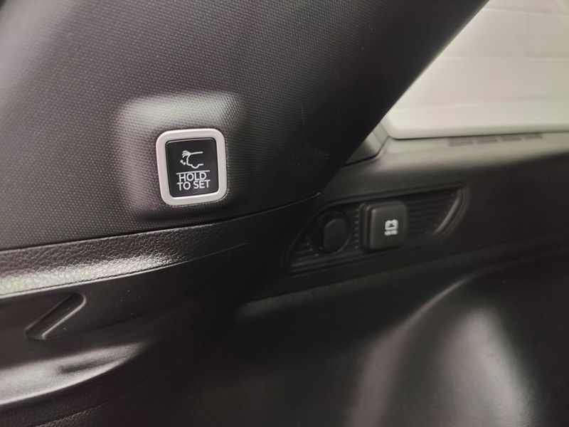 Used 2024 Jeep Grand Cherokee Limited Black 4X4 w/SunroofImage 14