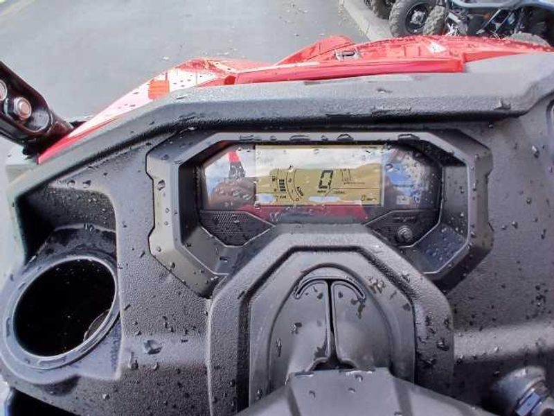 New 2025 Honda PIONEER 10005 DELUXE 