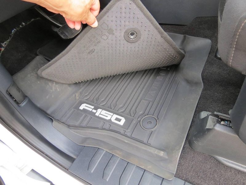 Used 2021 Ford F-150 XLT 4x4 4dr SuperCrew 5.5 ft. SBImage 14
