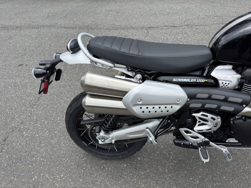 2025 Triumph Scrambler 1200 XE - SAPPHIRE BLACK 