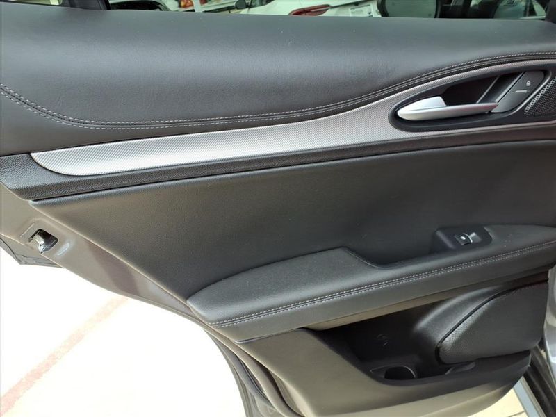 Used 2024 Alfa Romeo Stelvio VeloceImage 18