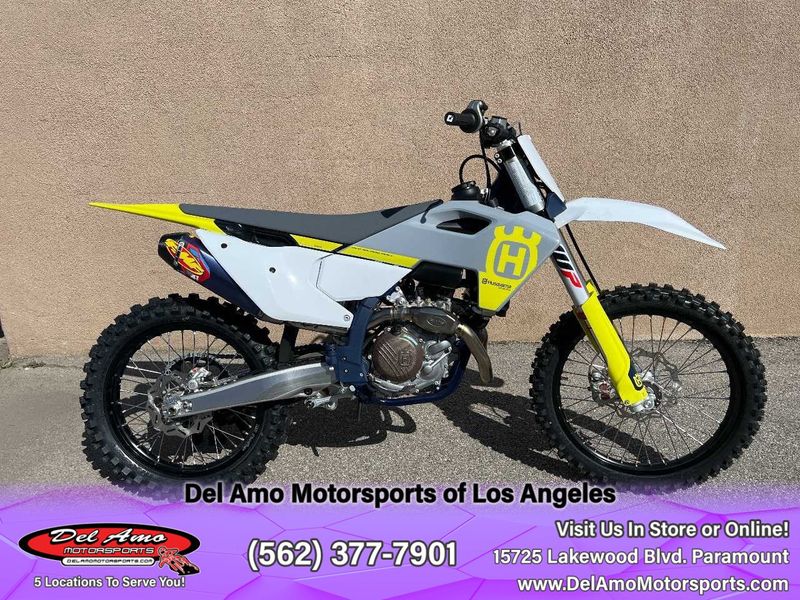 2024 HUSQVARNA FC 450  in a WHITE exterior color. Del Amo Motorsports of Los Angeles (562) 262-9181 delamomotorsports.com 