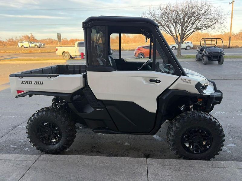 New 2026 Can-Am DEF LTD HD11 
