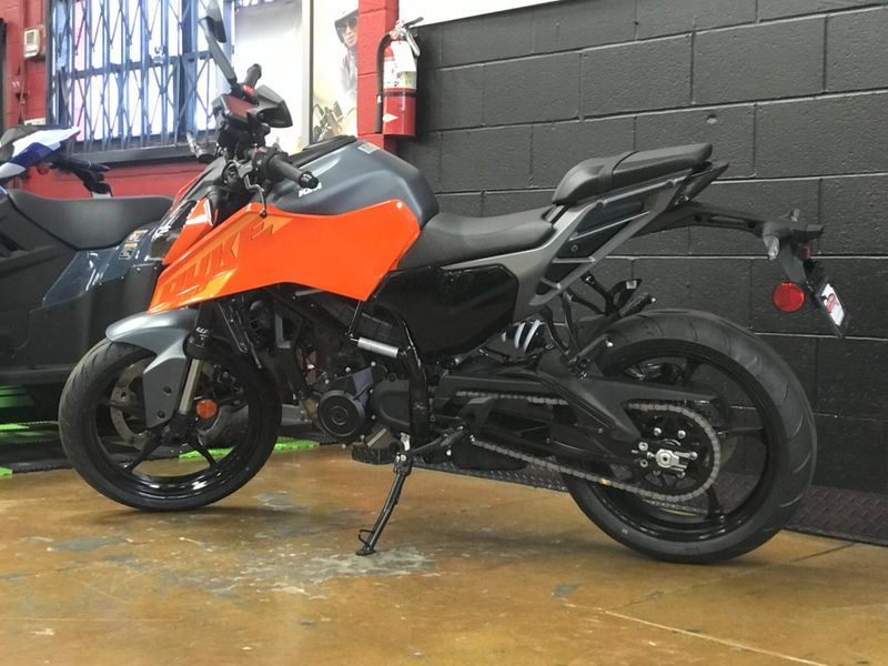 New 2024 KTM 250 DUKE Image 8