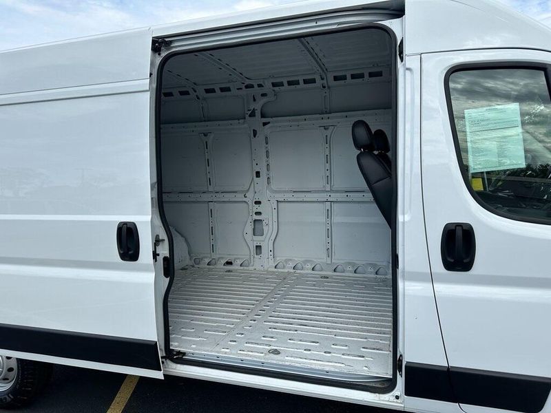 2023 RAM ProMaster 2500 High RoofImage 20