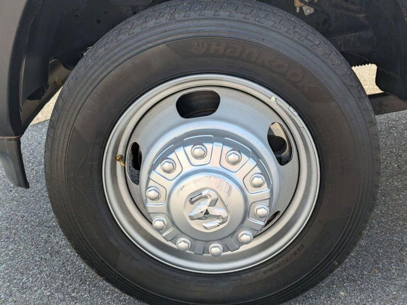 2023 RAM 5500 Chassis Tradesman in a Bright White Clear Coat exterior color and Diesel Gray/Blackinterior. Johnson Dodge 601-693-6343 pixelmotiondemo.com 