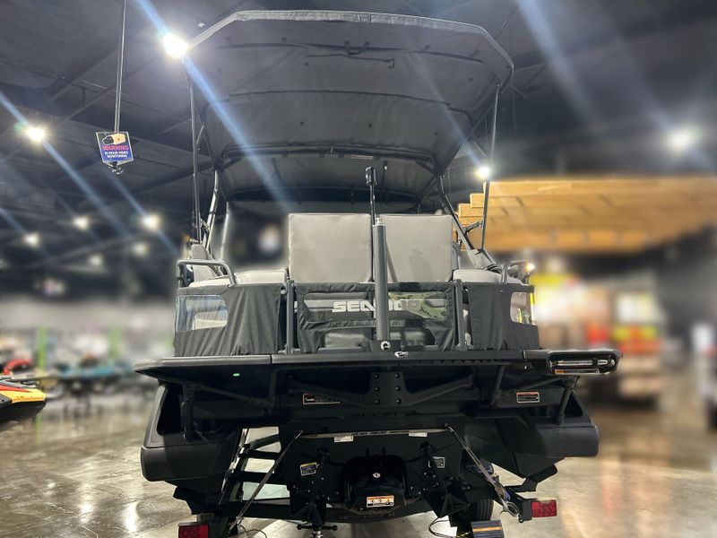 2024 Sea-Doo 44RAT2RF  in a MARINE BLUE exterior color. Del Amo Motorsports of Redondo Beach (424) 304-1660 delamomotorsports.com 