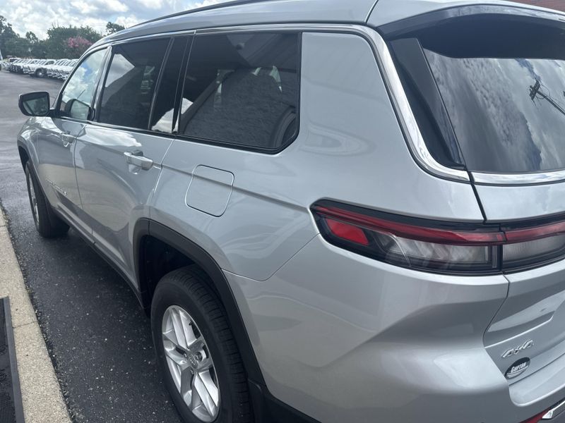 New 2025 Jeep Grand Cherokee L Laredo X 4x4Image 9