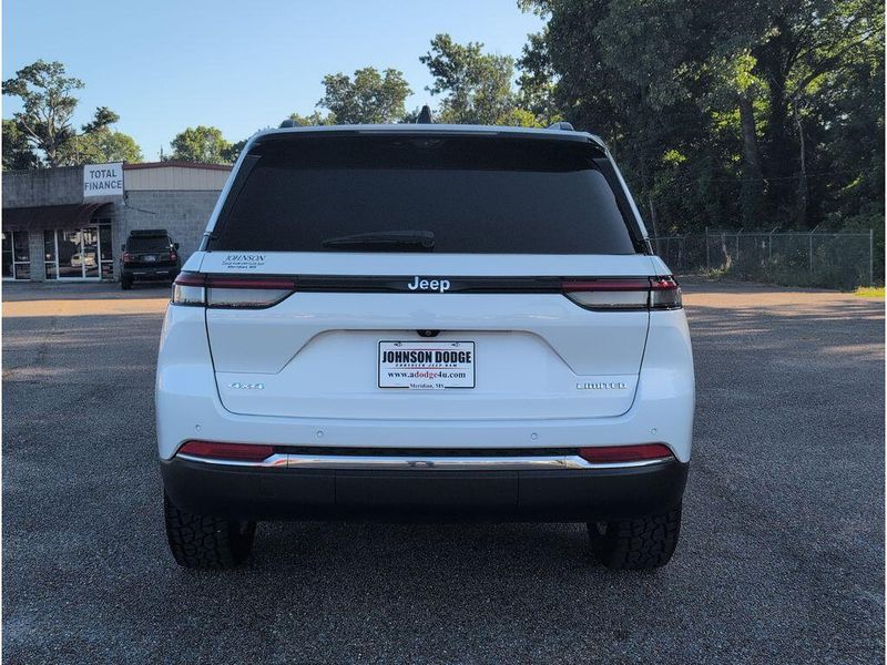 Used 2023 Jeep Grand Cherokee LimitedImage 4