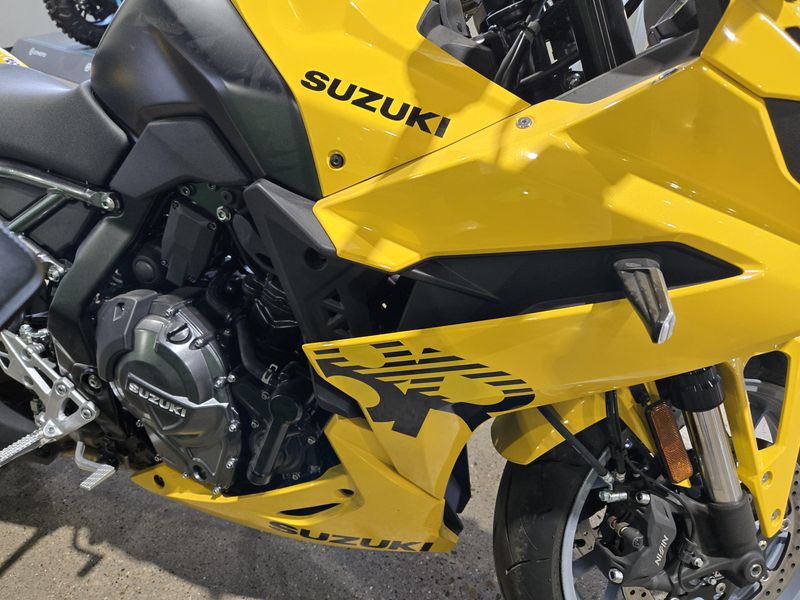 2024 Suzuki GSXS 8R Image 11