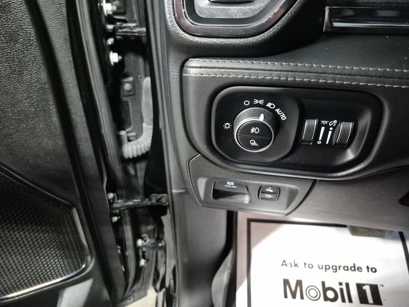 2023 RAM 1500 LimitedImage 24