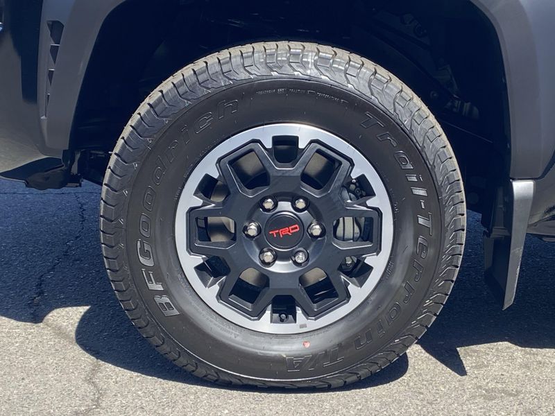 New 2025 Toyota Tacoma TRD Off RoadImage 8