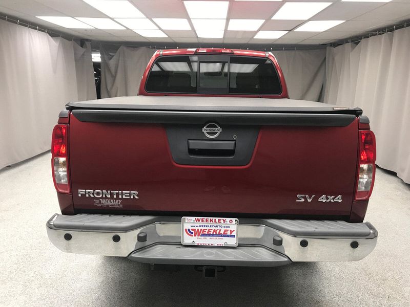 2015 Nissan Frontier SVImage 11