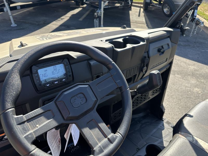 2025 POLARIS RANGER CREW SP 570 PREMIUM SAND DUNE in a SAND DUNE exterior color. Family PowerSports (877) 886-1997 familypowersports.com 