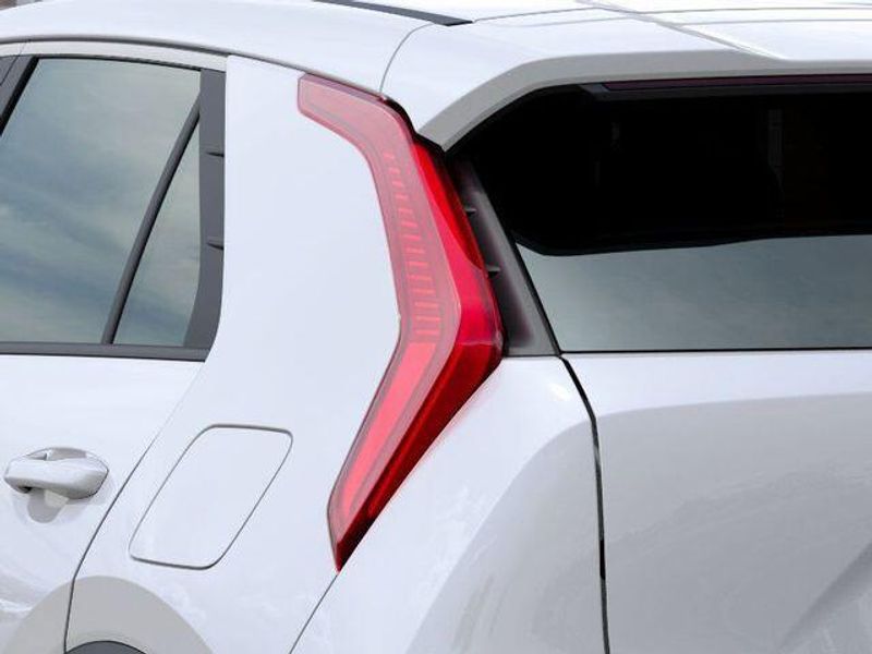 New 2026 Kia Niro LXImage 12