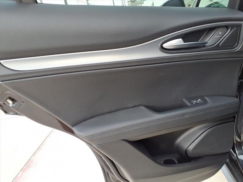 New 2025 Alfa Romeo Stelvio AWDImage 12