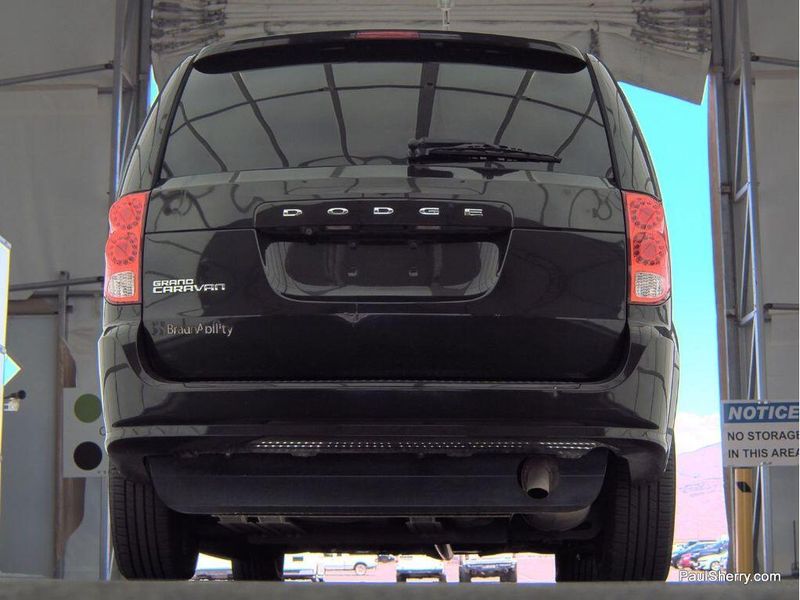 2014 Dodge Grand Caravan SXTImage 3