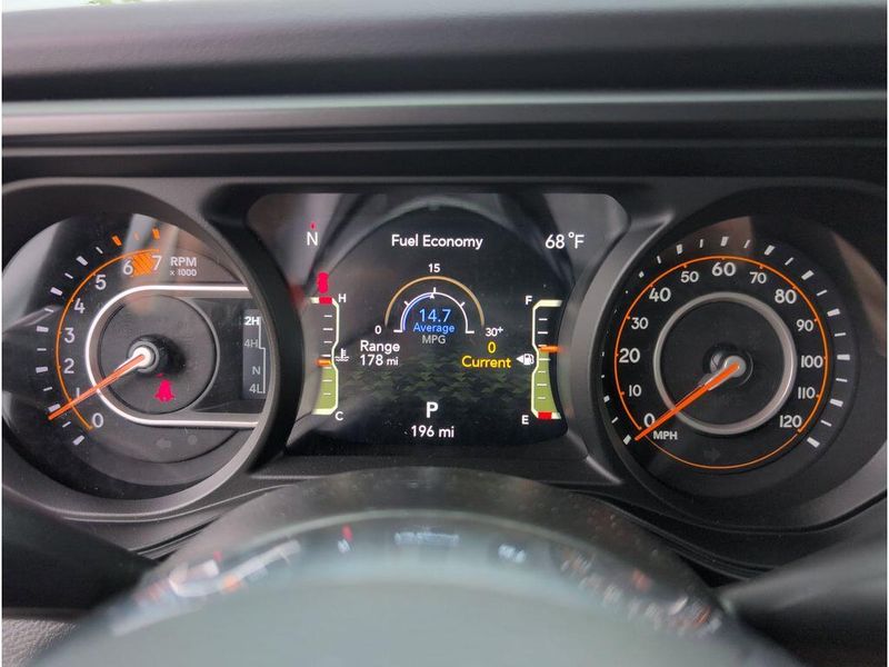 New 2025 Jeep Wrangler 4-door SaharaImage 22