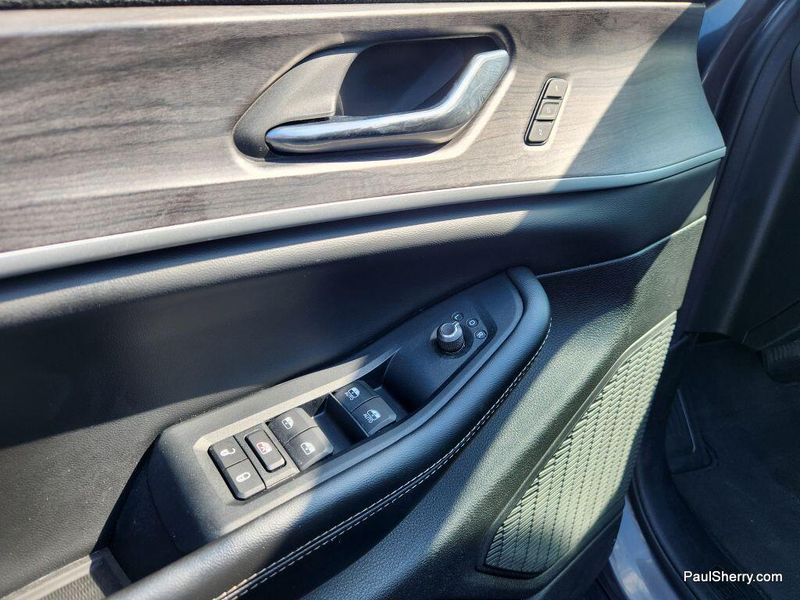 Used 2024 Jeep Grand Cherokee L Limited Black