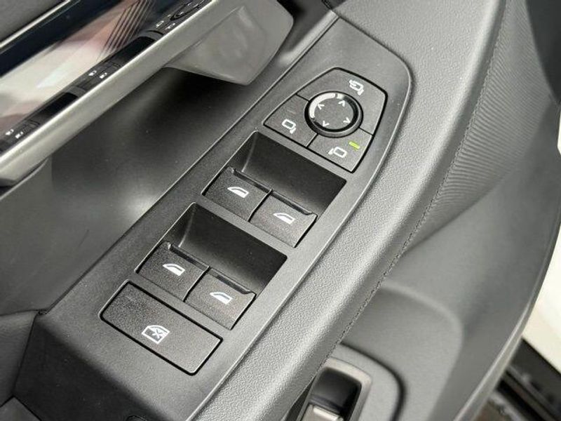 Used 2025 BMW i5 xDrive40Image 18