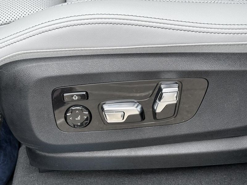 2025 BMW X7 xDrive40iImage 20