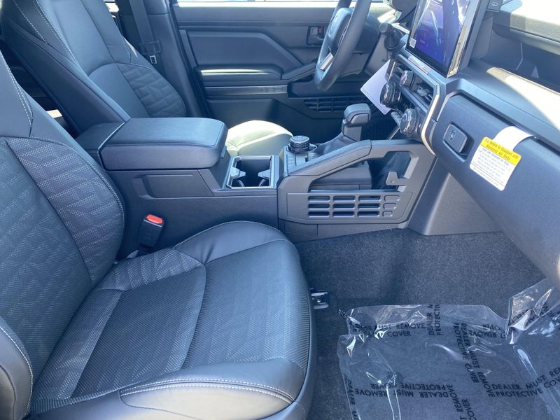 New 2025 Toyota 4Runner TRD Off Road PremiumImage 10