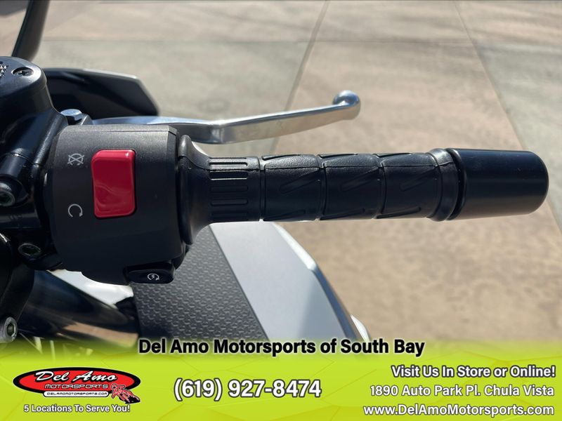 2025 Kawasaki NINJA 500 ABS Image 4