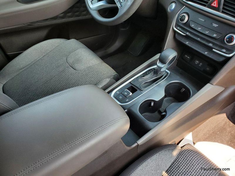 2019 Hyundai Santa Fe SELImage 16
