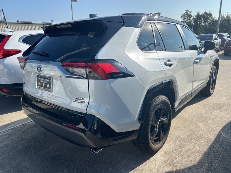 2020 Toyota RAV4 Hybrid XSEImage 3