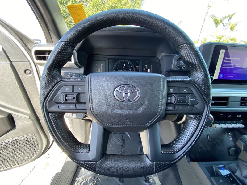 2025 Toyota Tacoma SR5Image 25