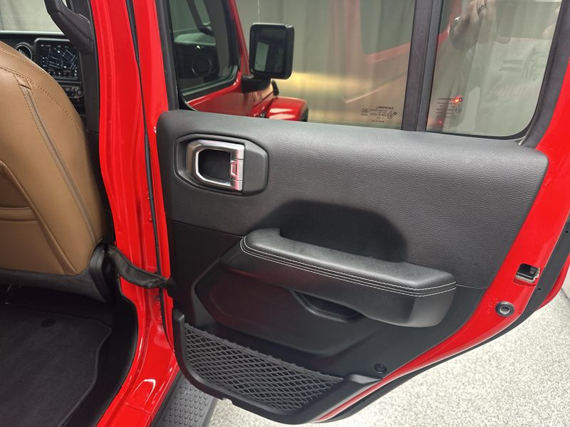 Used 2022 Jeep Wrangler Unlimited SaharaImage 21