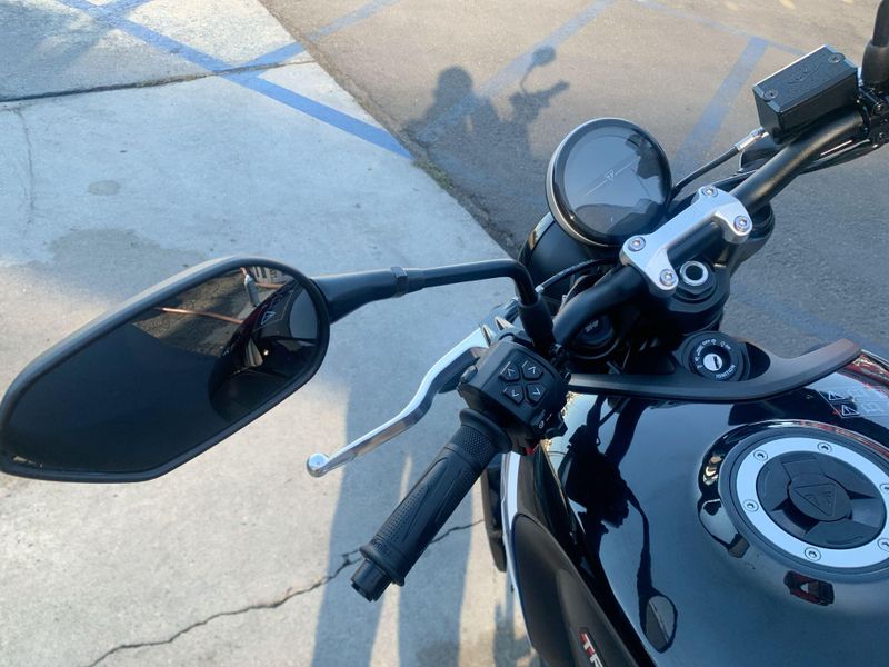 New 2025 Triumph TRIDENT 660 Image 14