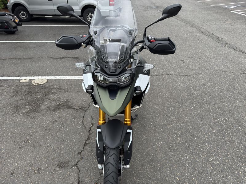 2024 Triumph Tiger 900 Rally Pro - KHAKI GREEN - PHANTOM BLACK 