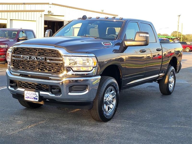 2024 RAM 2500 Tradesman Crew Cab 4x4 6