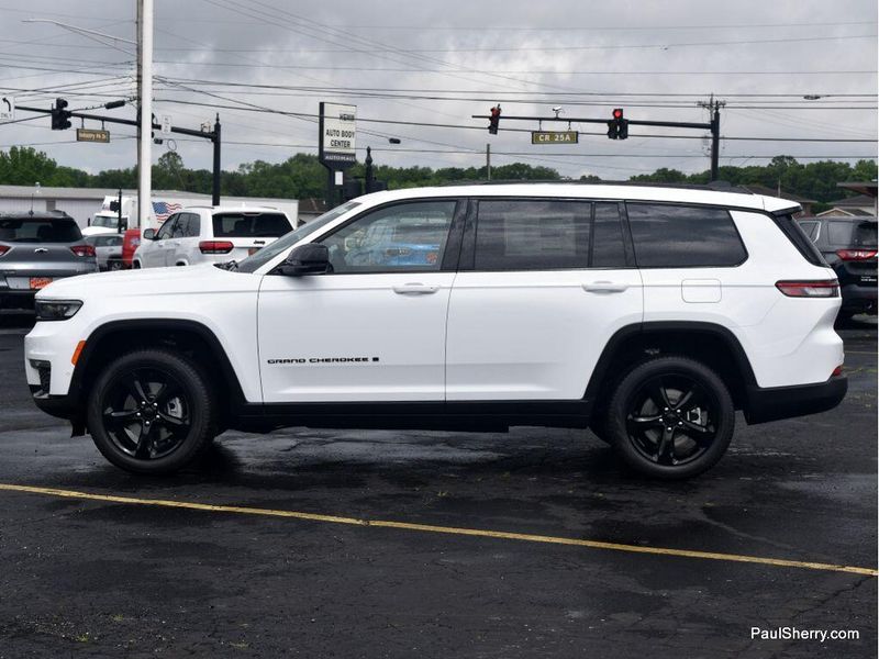 2025 Jeep Grand Cherokee L Limited 4x4Image 10