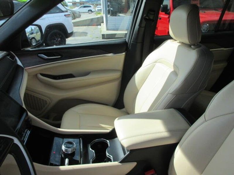 Used 2024 Jeep Grand Cherokee LimitedImage 21