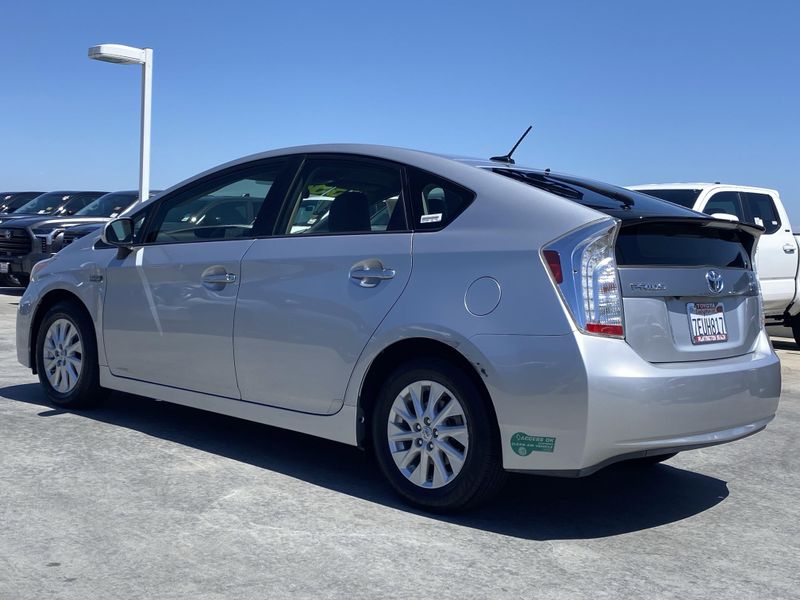 Used 2014 Toyota Prius Plug-In Image 5
