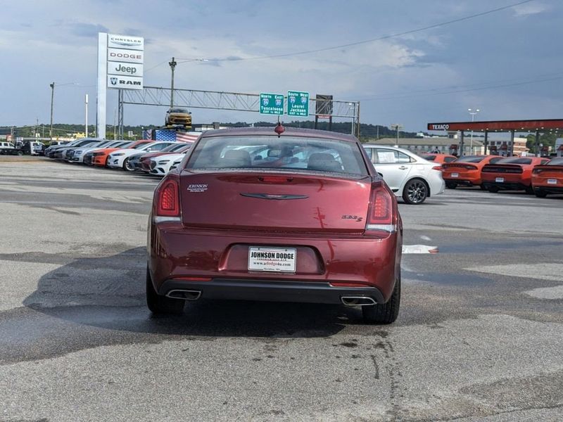 2022 Chrysler 300 300SImage 4