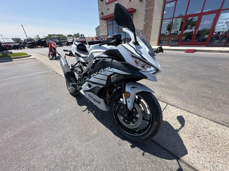 2025 Kawasaki NINJA ZX4RR ABS 