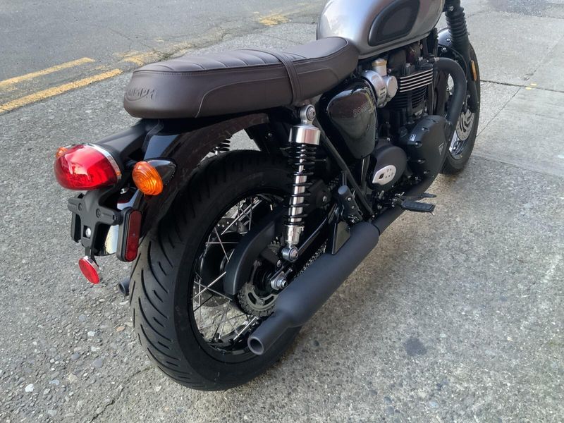 2025 Triumph BONNEVILLE T120 BLACK