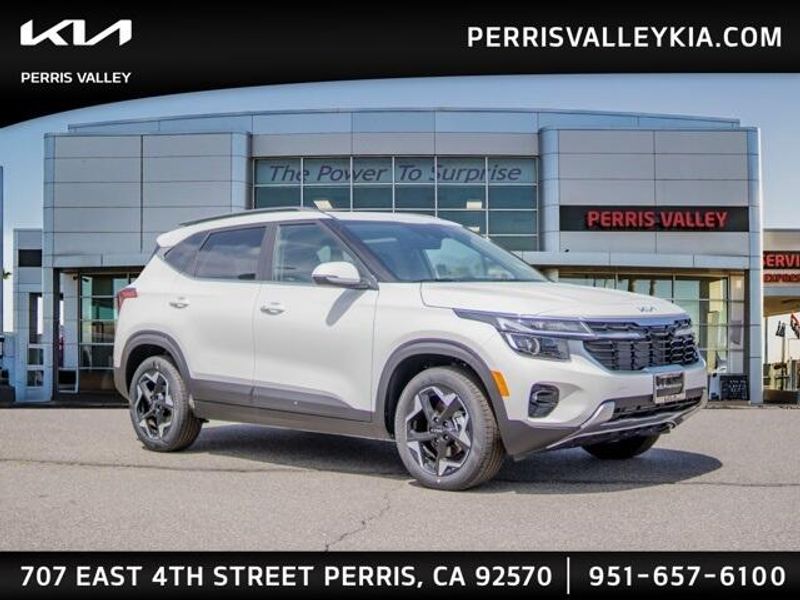New 2025 Kia Seltos LXImage 1