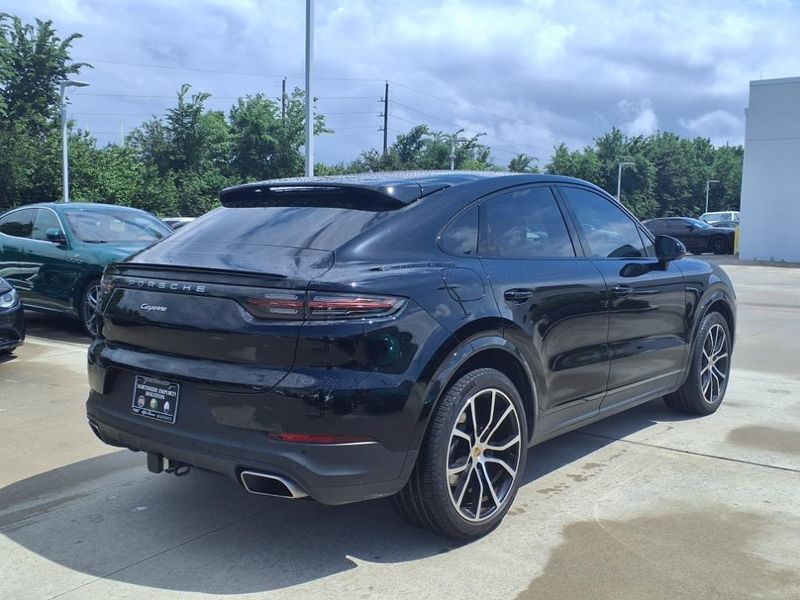 2021 Porsche Cayenne Coupe BaseImage 14