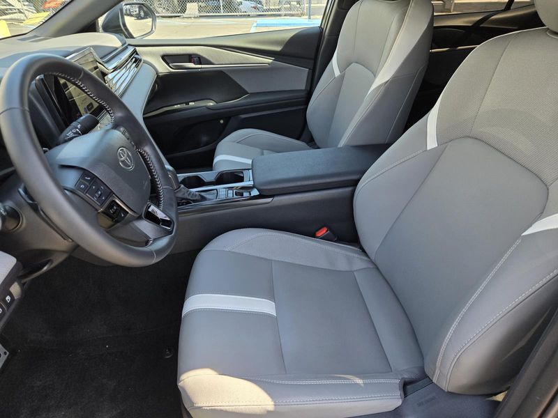 Used 2025 Toyota Camry SE (Natl)