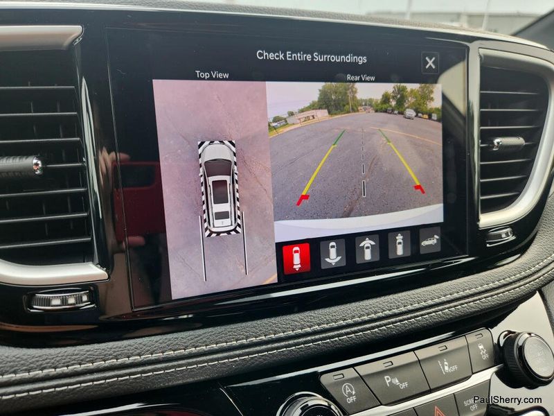 New 2027 Chrysler Pacifica Limited
