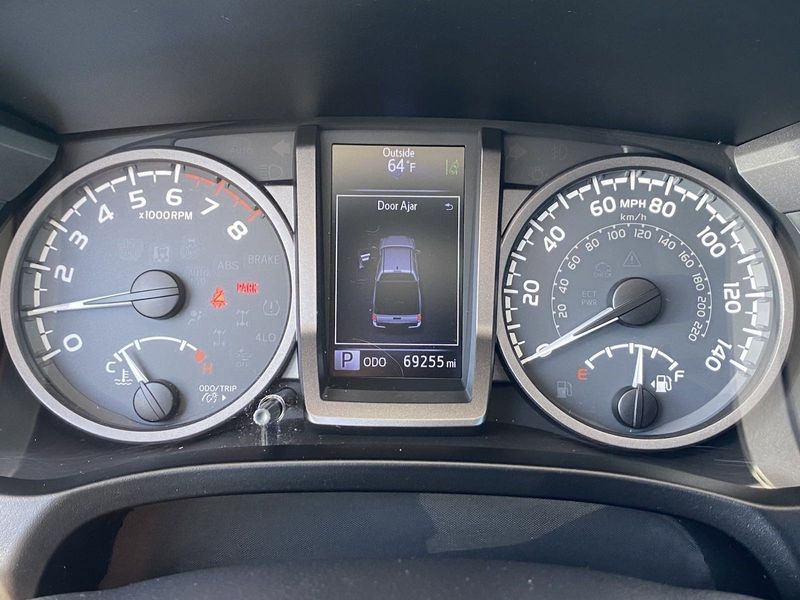 2019 Toyota Tacoma TRD Off-RoadImage 30