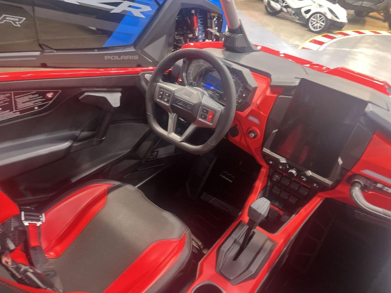 New 2026 Polaris RZR PRO R 4 ULTIMATE Image 15