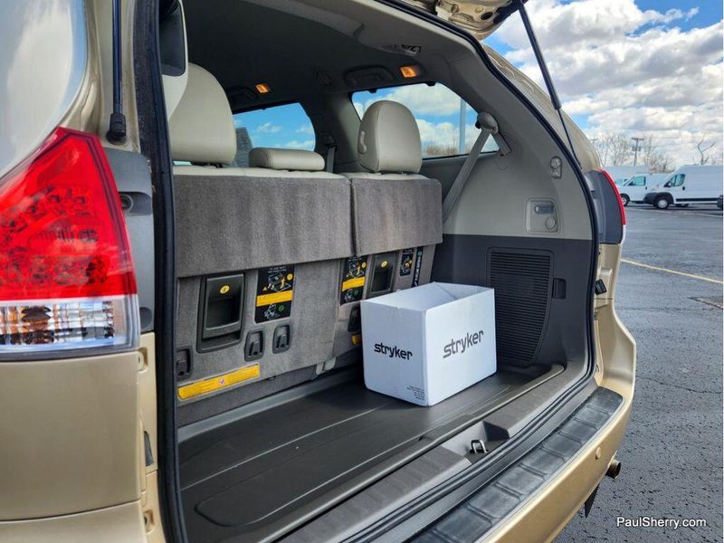 2014 Toyota Sienna XLEImage 45